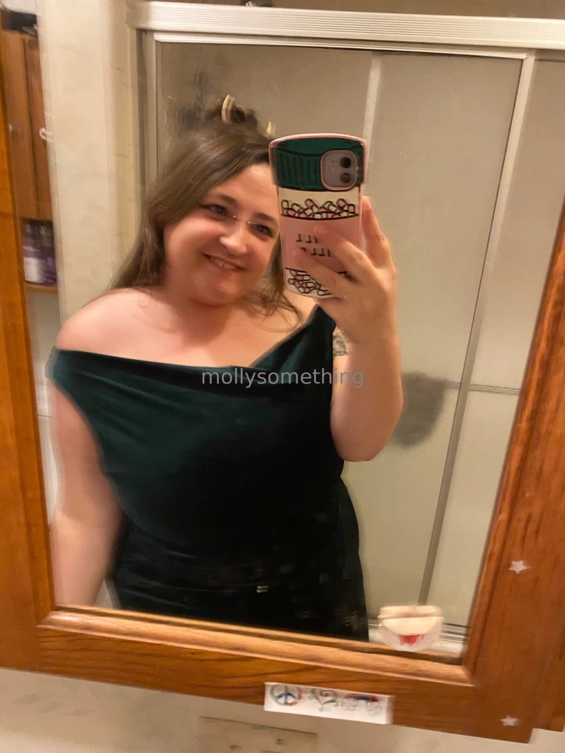 Came home after the wedding i attended amp took some selfies 