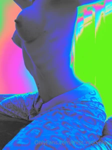 Who wants to watch netflix with me i can t guarantee that we will get