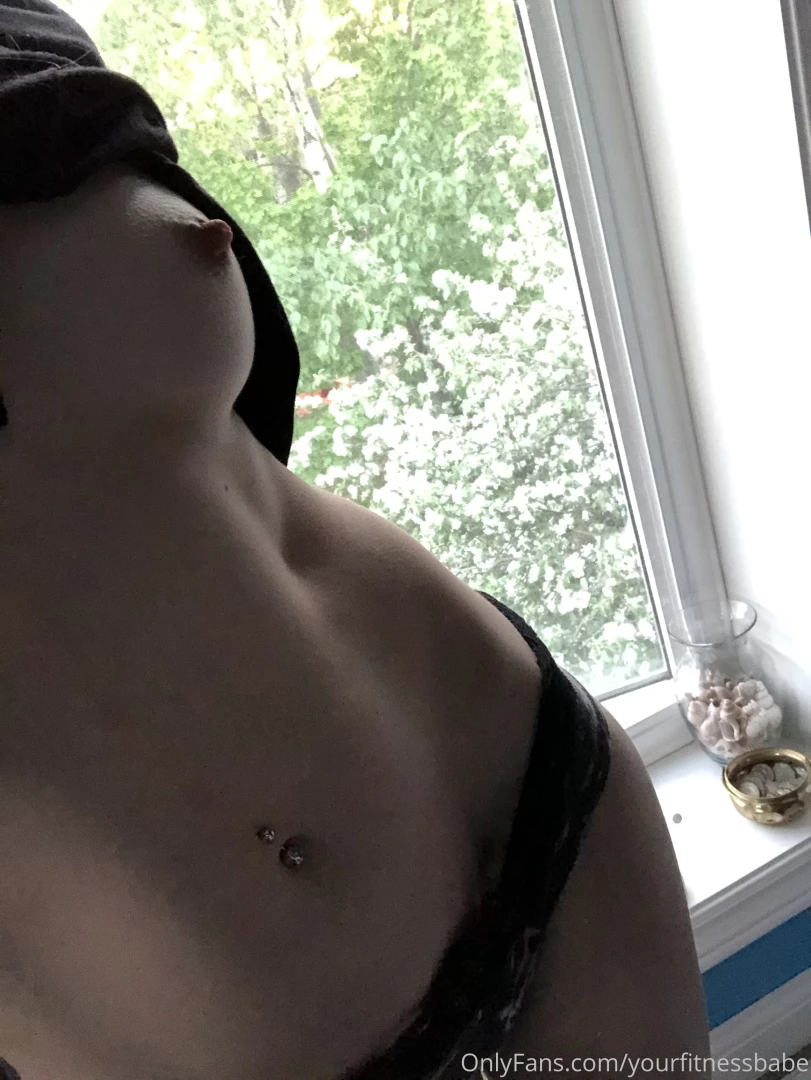 Now that my trees have leaves i feel less bad about not wearing pants 