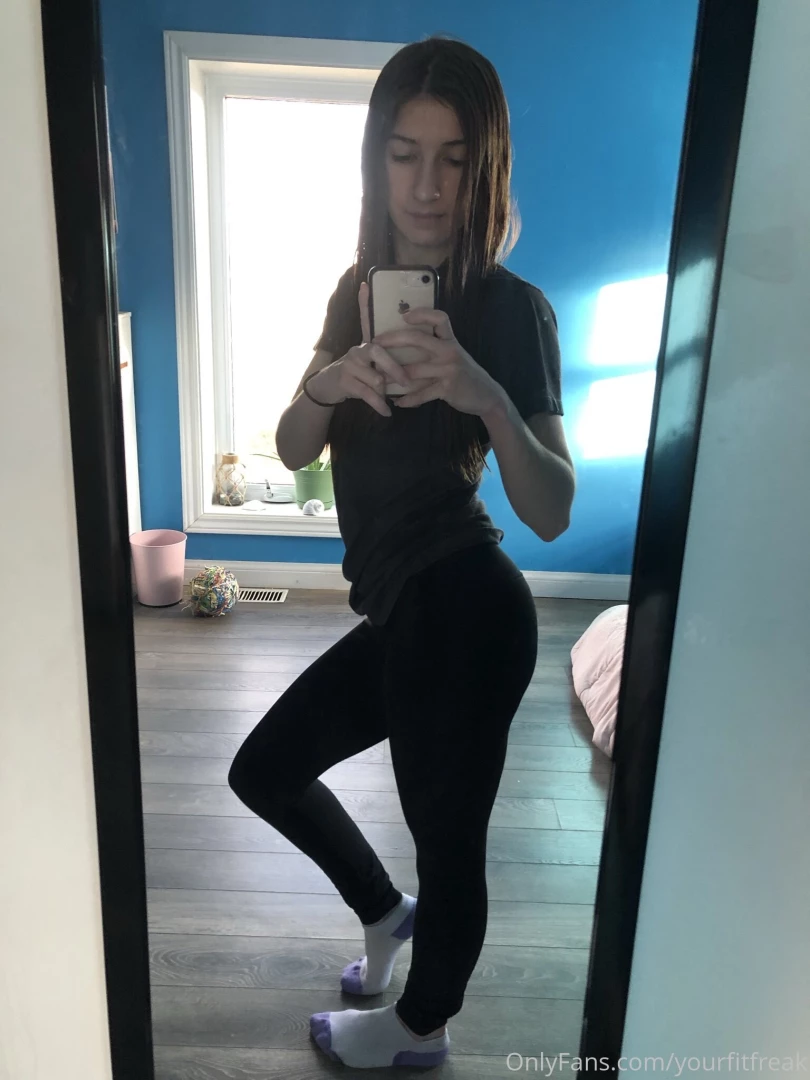 If i get 5 tips on this post ill send everyone a full body nude in 