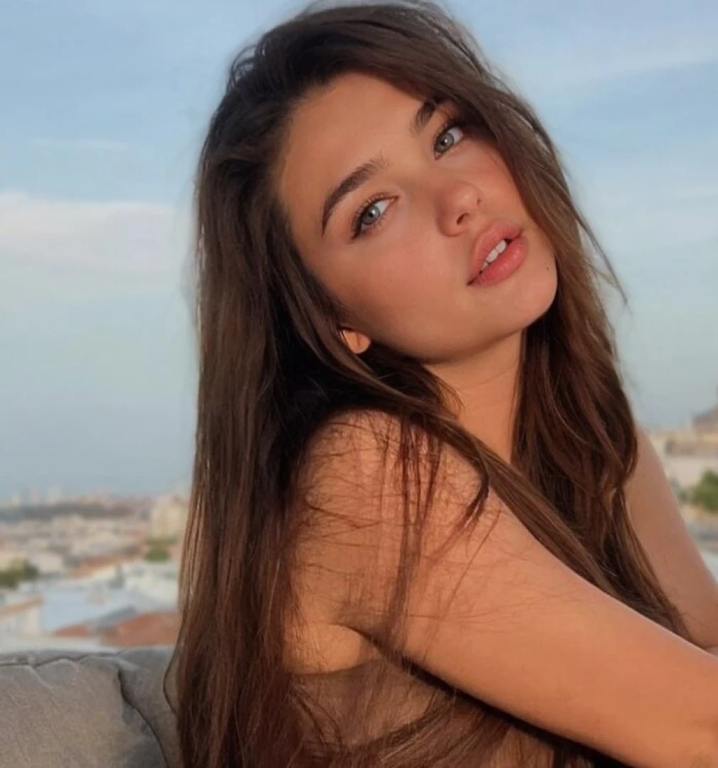 She really wants to take your dick in her mouth blerta_ocean part 105 