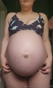 Happy friday as promised here is a late term photo set the funny part part 5