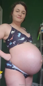 Happy friday as promised here is a late term photo set the funny part part 11