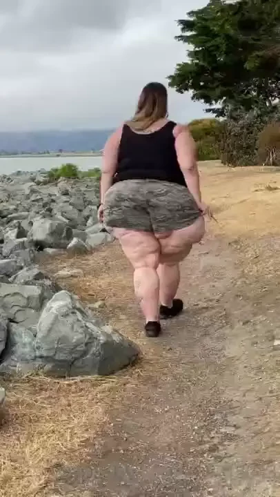 Outside short shorts tip me if u enjoy my ass walking 