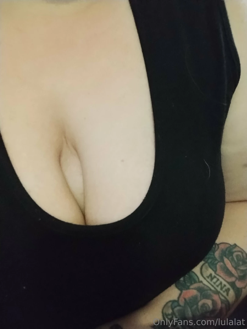 Maybe my shirt has too much neckline 