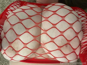 -- boobs fishnet busty bigboobs tits hugetits hugeboobs macromastia part 2