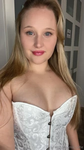 Gef llt dir das korsett an mir