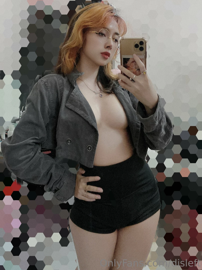 My room is so hottttt 