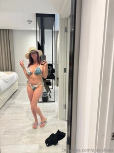 Milf monday amp daily boob in miami vacation vibes audio update part 3