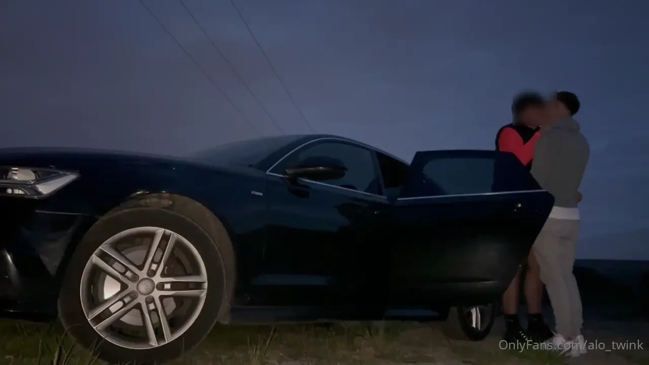 Enjoy my grindr m33t with this chav he couldn t get enough of my dick 