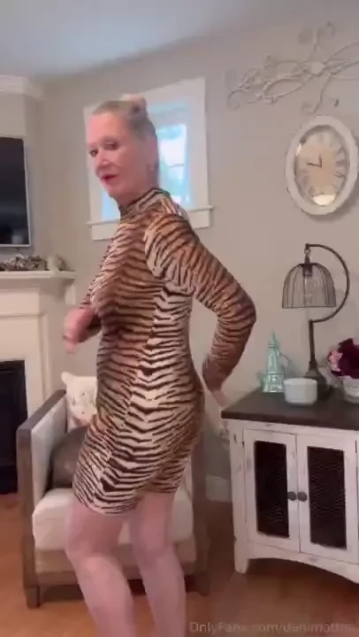 Never before seen reel bundle 2 dancing bootyshaking trying to twerk 