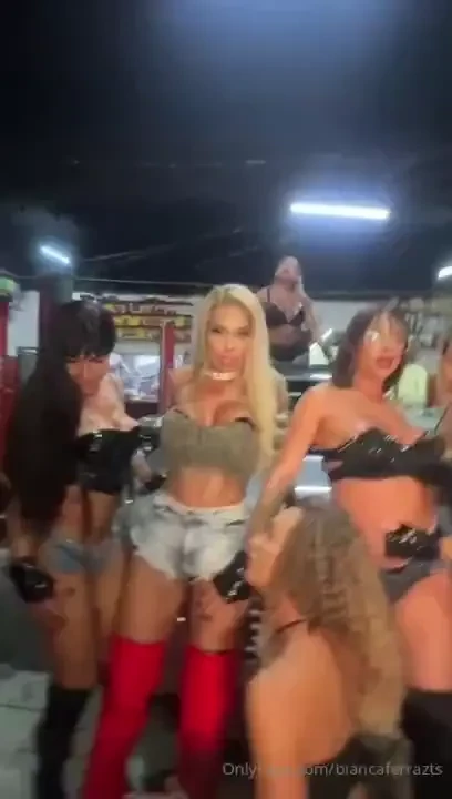 V deo hot avaiable 9 ts big dick for you 