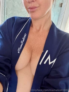 Happy friday nip slip out on my site