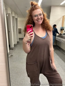 I take bathroom selfies just to freak out strangers