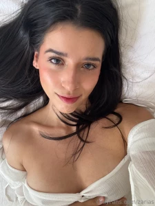 Don t leave the bed yet let s stay 5 minutes more part 1