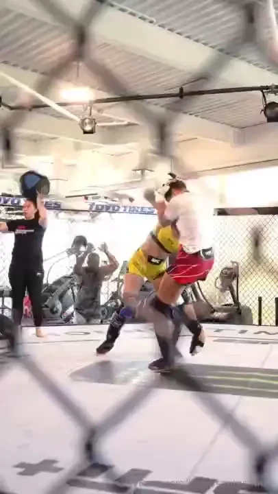 Training with jacquelinecavalcanti do you want to see more os us 