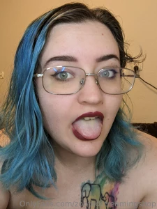 Live with my new bestie nicholepeaches2 want to watch me fuck my ass