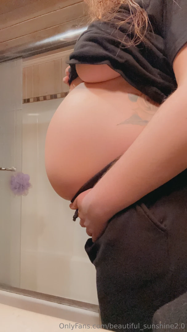 33 weeks pregnant today beautiful_sunshine 