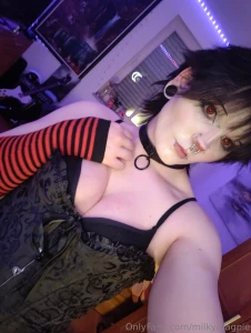 You want to chat talk and have fun with me just come to my vip account