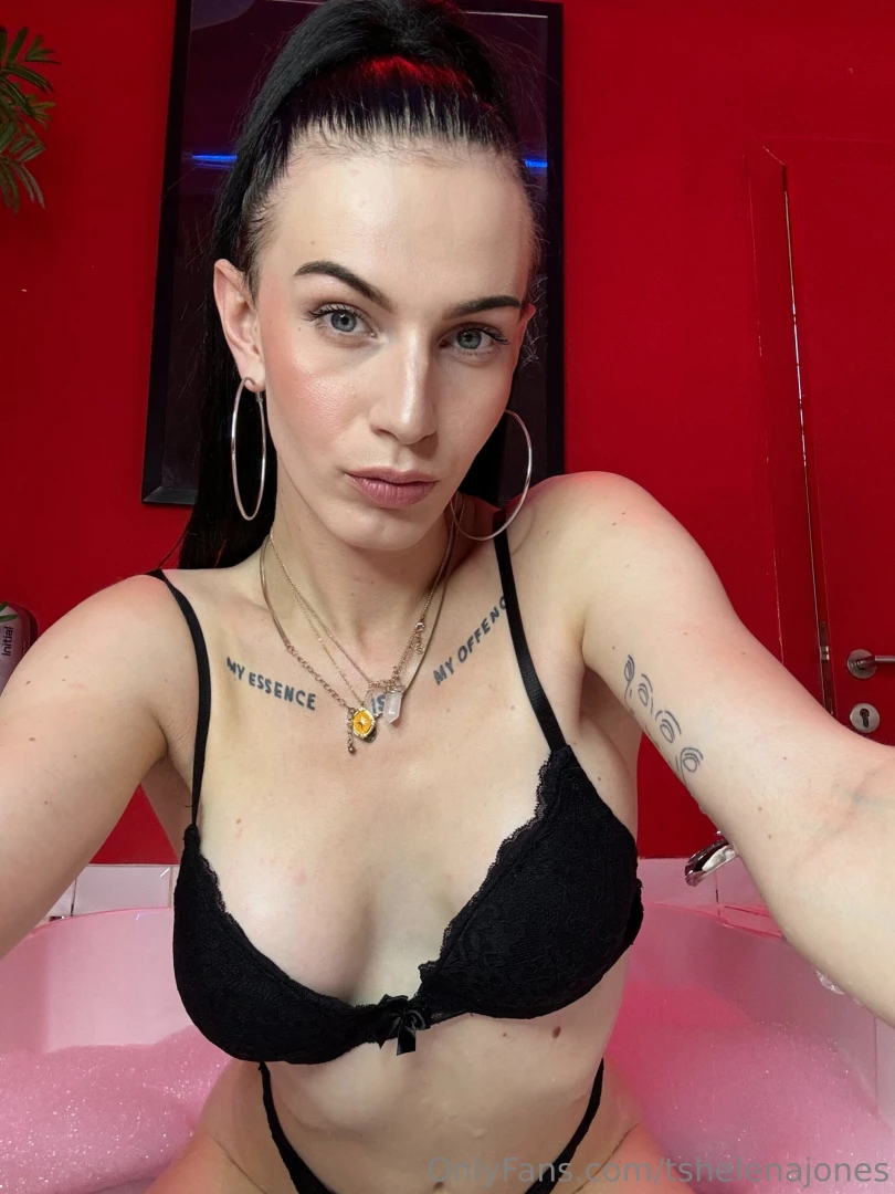 Be honest did this pic make you a little hot 