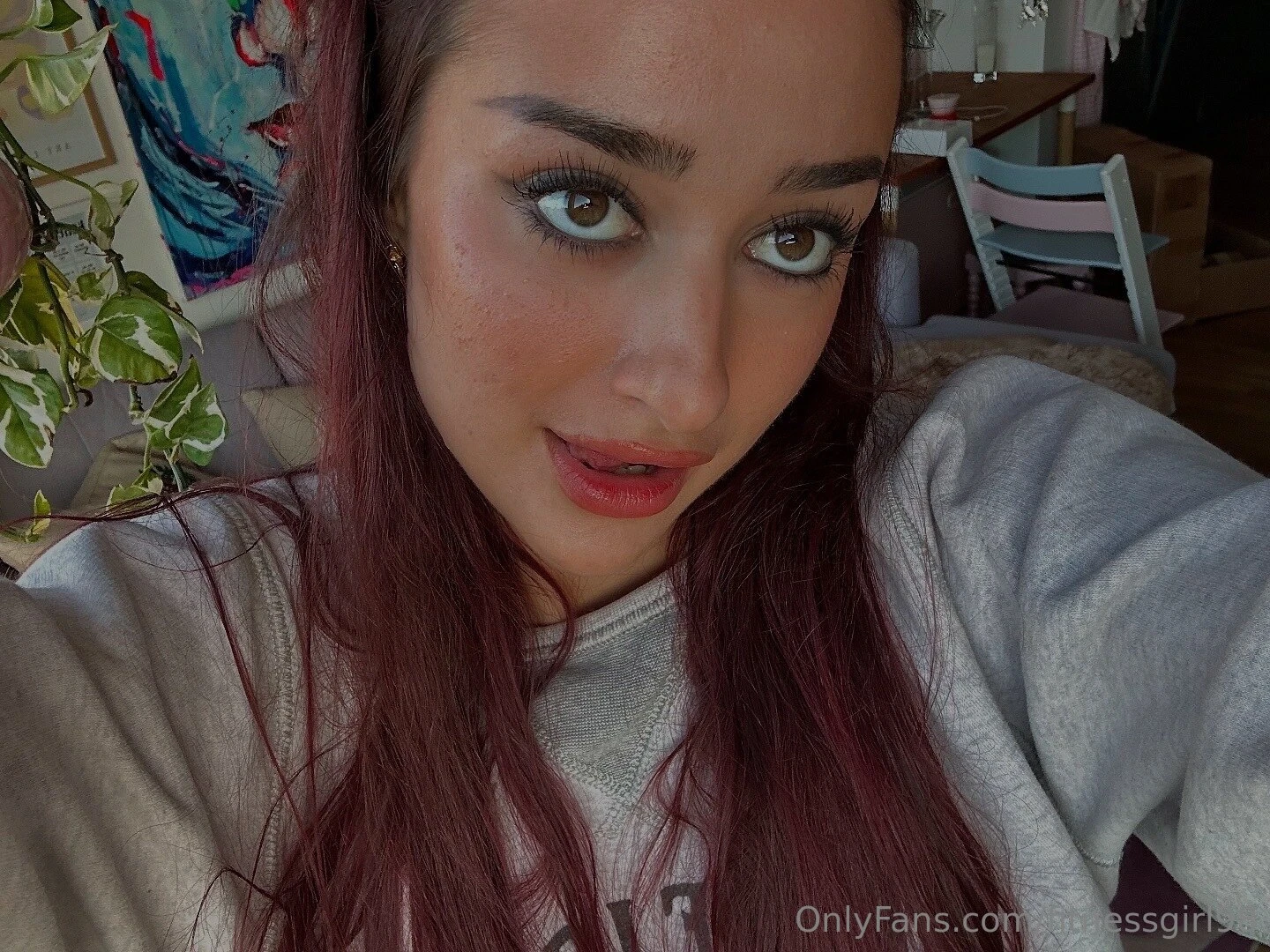 Uhm so i m extremely horny right now does anyone happen to have a 