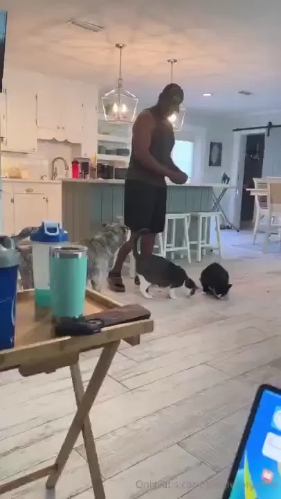 Naughty pussy vip members check your inbox and see what happens next 