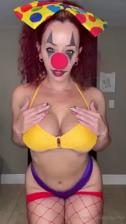 Wanna see a magic trick vip members head to your inbox to watch me 