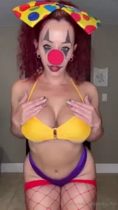 Wanna see a magic trick vip members head to your inbox to watch me