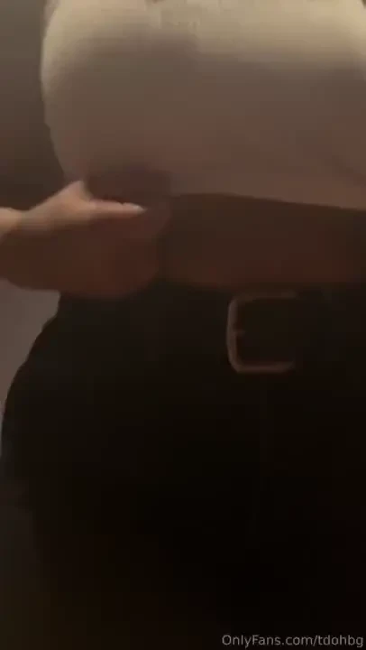Please silence your cell phones and enjoy the show 