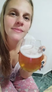 Ha sido un d a agitado me estoy muriendo de sed