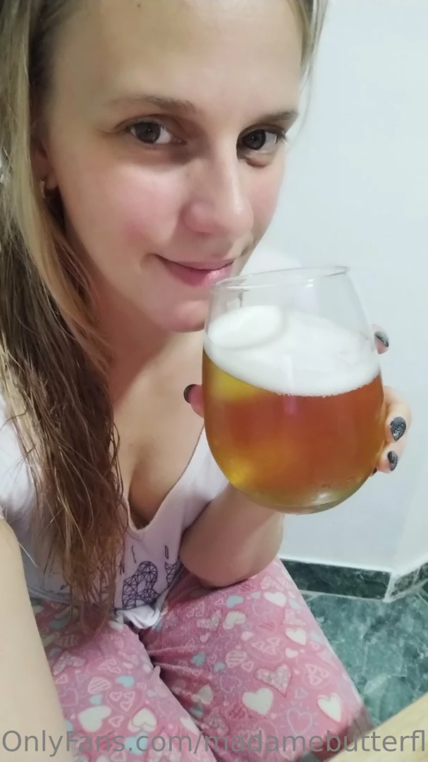 En la esquina la vagancia tiene algo para beber 