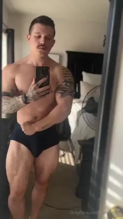 All flexing videos nude or not are discounted today message me 