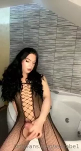 Neko da mi li e jaja dok ga drkam