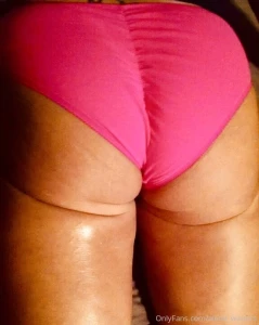How would you love to just cum all over this juicy ass