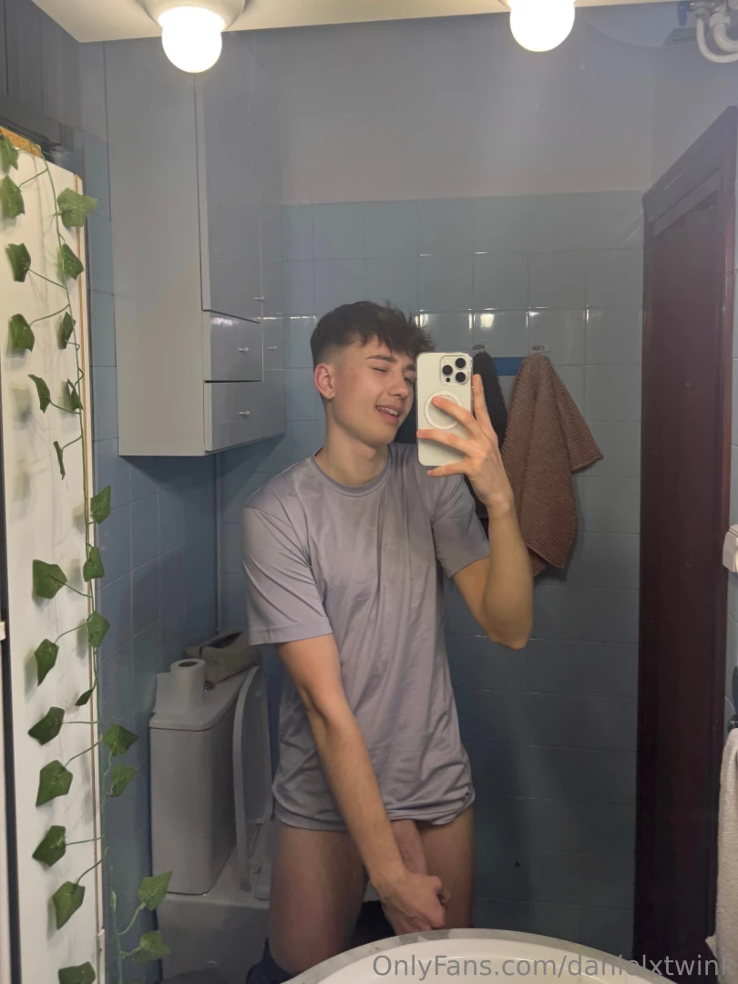 Who s up to chat 