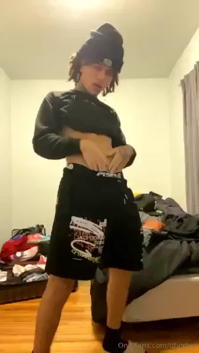 What would you do if i started stripping like this in front of you 