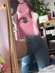 This is why i deserve to be a stay at home wife caught my reflection