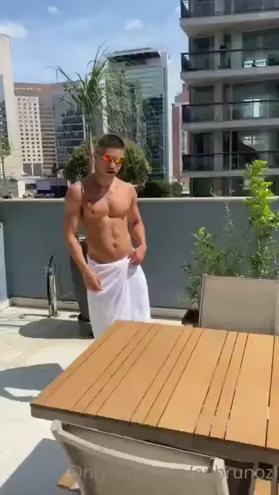 Os pedreiros adoram ver uma putaria voyeur 