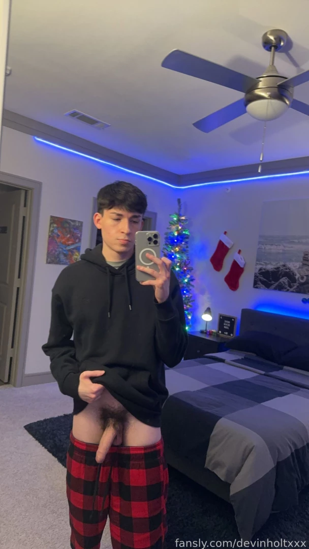 It s getting cold here i need a cuddle buddy to keep me warm twink 