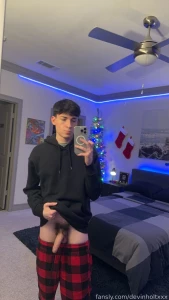 It s getting cold here i need a cuddle buddy to keep me warm twink