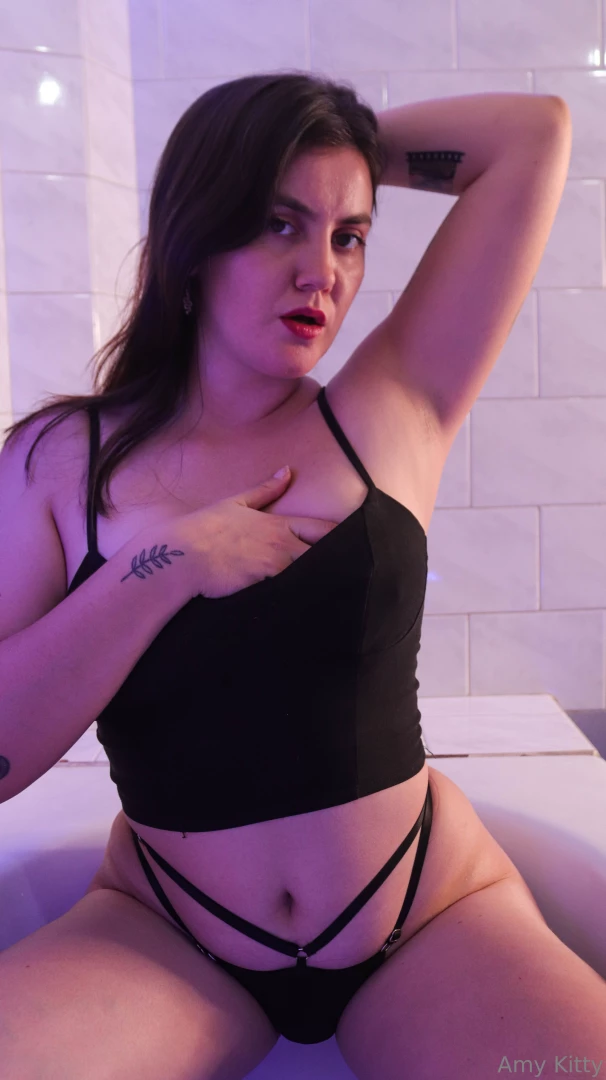 Freshly shaved armpits 