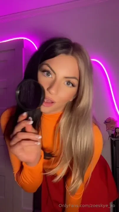 Brand new solo vid velma stumbled upon a hard throbbing cock and 