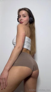 Want to see how i would move my juicy ass to music for you