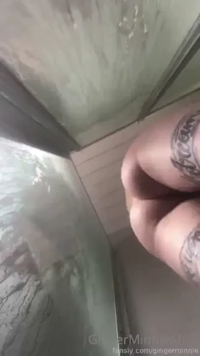 Sorry headphone users but look at that ass 