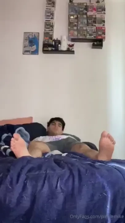 Waking up smelly and horny 