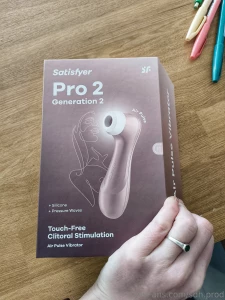 Just received a little gift in the mail i am so grateful that people