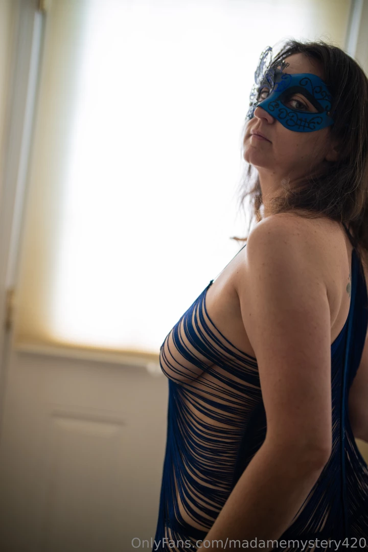 Cum see some sexy shots of me in my new blue dress more shots to cum 