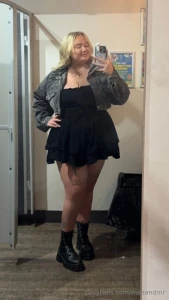 Hey babes sorry for being inactive feeing a bit down because my insta