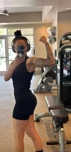 Who wants to arm wrestle part 1