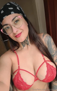 I am a hot bitch wanting to make you hard part 1